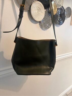 Bucket Bag in Olive Green